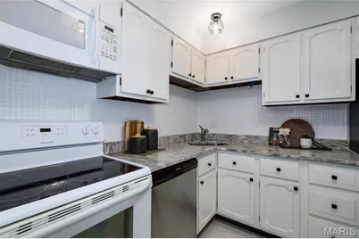 10083 Sakura Drive #C, Saint Louis, MO 63128 - Photo 7