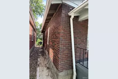 6719 Stratford Avenue, Pine Lawn, MO 63121 - Photo 3