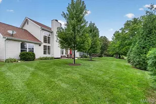 259 Cheval Square Dr, Chesterfield, MO 63005 - Photo 37