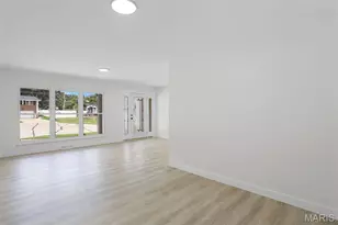 10612 Ashburn Ct, Saint Louis, MO 63123 - Photo 9