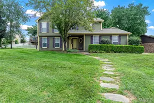 13 Tremaine Ct, Saint Charles, MO 63304 - Photo 1