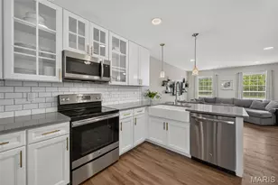 1853 Basston Dr, Maryland Heights, MO 63146 - Photo 3