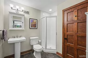561 Bedford Ave, University City, MO 63130 - Photo 13