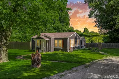 1043 Farmview Drive, Saint Louis, MO 63138 - Photo 1