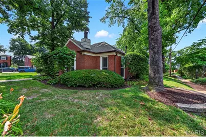 725 Berick Drive, University City, MO 63132 - Photo 37