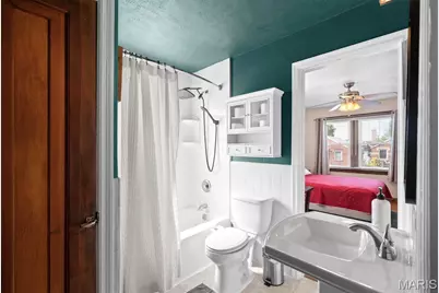 5648 Tholozan Avenue, Saint Louis, MO 63109 - Photo 15