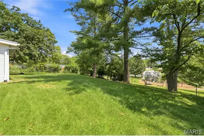 356 Elmcrest Drive, Ballwin, MO 63011 - Photo 23