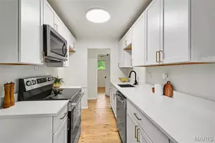 241 Glen Garry Rd, Saint Louis, MO 63137 - Photo 7