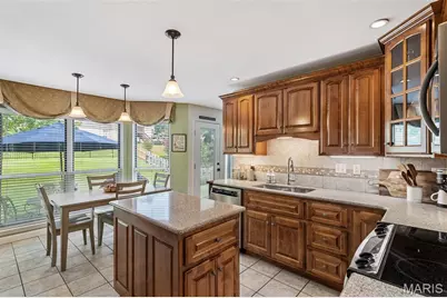 902 Oakmoor Drive, Fenton, MO 63026 - Photo 3