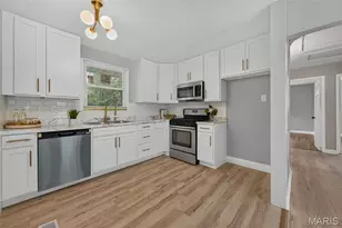 2248 Kerwin Dr, Saint Louis, MO 63136 - Photo 9