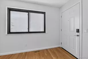 7915 Camelot Ln, Saint Louis, MO 63123 - Photo 7