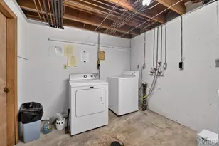 7915 Camelot Ln, Saint Louis, MO 63123 - Photo 27