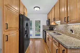 7915 Camelot Ln, Saint Louis, MO 63123 - Photo 17