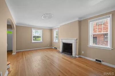 8105 Delmar Boulevard, University City, MO 63130 - Photo 7