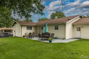 2105 Barcelona Dr, Florissant, MO 63033 - Photo 23