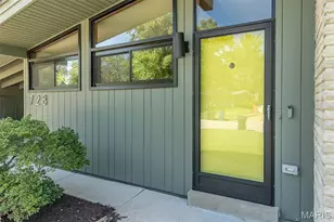 728 Hutchins Dr, Saint Louis, MO 63126 - Photo 3