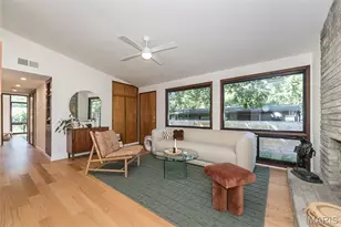 728 Hutchins Dr, Saint Louis, MO 63126 - Photo 5