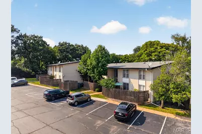 10401 Briarbend Drive #9, Saint Louis, MO 63146 - Photo 3