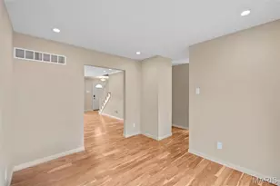 13511 Coliseum Dr, Chesterfield, MO 63017 - Photo 9