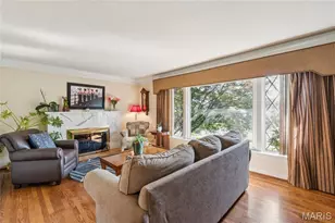 5215 Creighton Dr, Saint Louis, MO 63123 - Photo 3