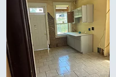 5325 Terry Avenue, Saint Louis, MO 63120 - Photo 13