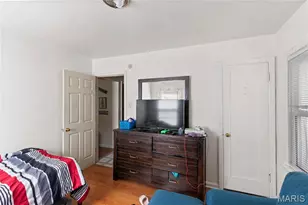 8017 Patterson Dr, Saint Louis, MO 63134 - Photo 7