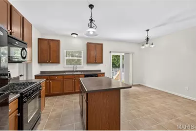 546 Springhurst Parkway, O'Fallon, MO 63368 - Photo 11
