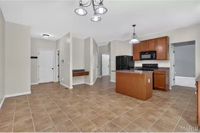 546 Springhurst Parkway, O'Fallon, MO 63368 - Photo 13