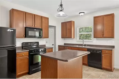 546 Springhurst Parkway, O'Fallon, MO 63368 - Photo 9