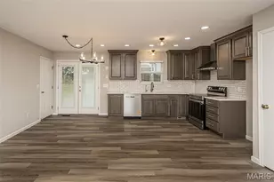 301 Excalibur Blvd, Troy, MO 63379 - Photo 11
