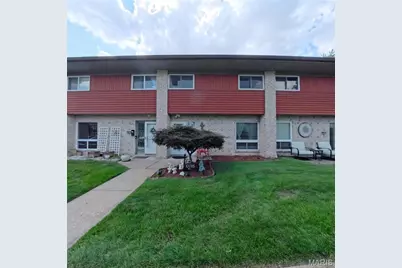10035 Sakura Drive, Saint Louis, MO 63128 - Photo 1