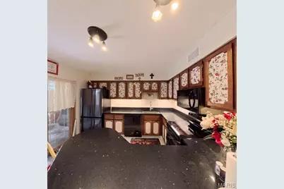 10035 Sakura Drive, Saint Louis, MO 63128 - Photo 5