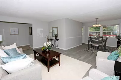 3245 Long Champs Drive, Florissant, MO 63033 - Photo 3