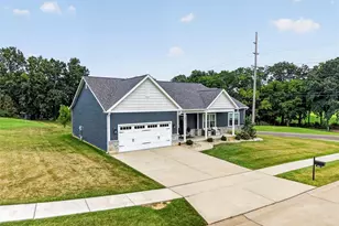 1001 Patricia Ann Dr, Wentzville, MO 63385 - Photo 49