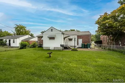 9337 Laramie Drive, Bellefontaine Neighbors, MO 63137 - Photo 39