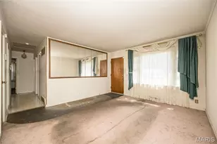 9337 Laramie Dr, Bellefontaine Neighbors, MO 63137 - Photo 5