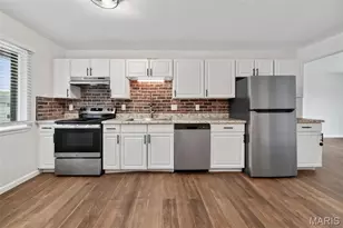 1823 Gascony Parc Dr, Lake Saint Louis, MO 63367 - Photo 9