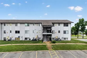 1823 Gascony Parc Dr, Lake Saint Louis, MO 63367 - Photo 5