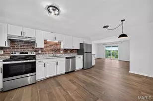 1823 Gascony Parc Dr, Lake Saint Louis, MO 63367 - Photo 7