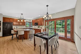 2319 Wellington Estates Dr, Chesterfield, MO 63017 - Photo 9