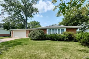 1495 Tremont Dr, Saint Louis, MO 63033 - Photo 3