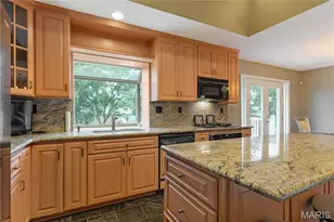 11838 Sunlind Dr, Sunset Hills, MO 63127 - Photo 5