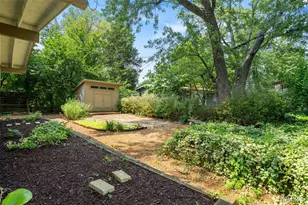 1630 Liggett Dr, Saint Louis, MO 63126 - Photo 31