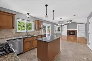 654 Summer Top Cir, Fenton, MO 63026 - Photo 17