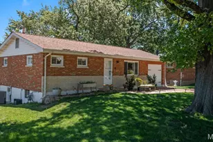 9828 Whitcomb Ln, Affton, MO 63123 - Photo 27