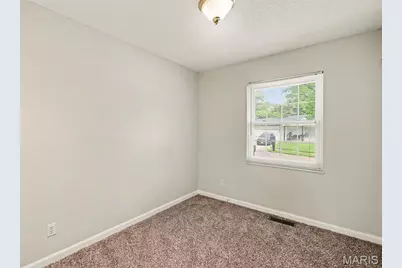 6780 Lesli Mari Court, Florissant, MO 63033 - Photo 11
