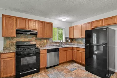 6780 Lesli Mari Court, Florissant, MO 63033 - Photo 5