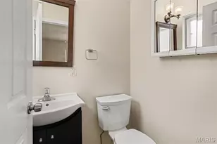 6780 Lesli Mari Ct, Florissant, MO 63033 - Photo 9