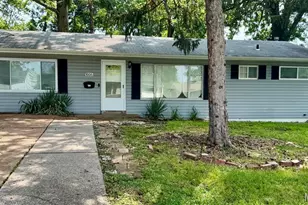 10016 Lakemoor Dr, Saint Louis, MO 63136 - Photo 1