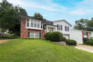 347 Parma Dr, Ballwin, MO 63021 - Photo 1